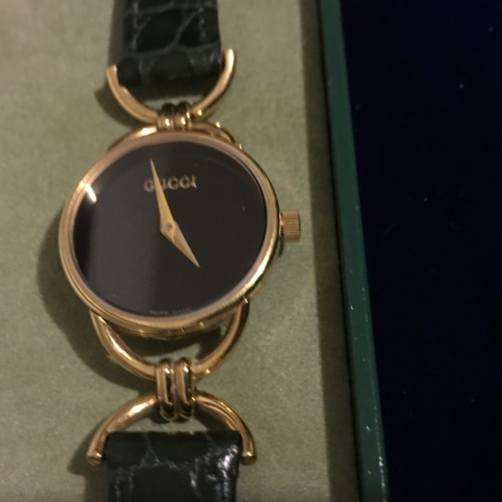 Gucci Ladies Watch 6000.2L